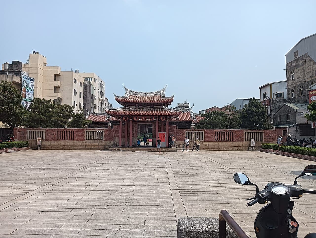 鹿港龍山寺:工藝、建築與觀音信仰